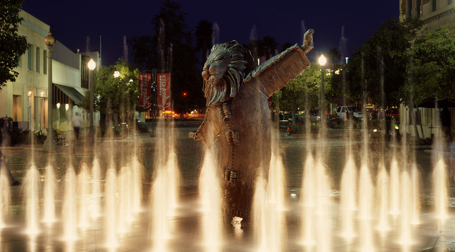 001-lions-fountain-night.jpg